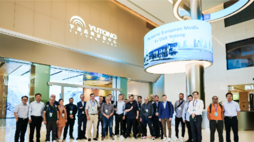 Une Exploration Captivante : Plus de 20 Médias Européens Plongent dans l'Excellence Technologique de Yutong en Chine