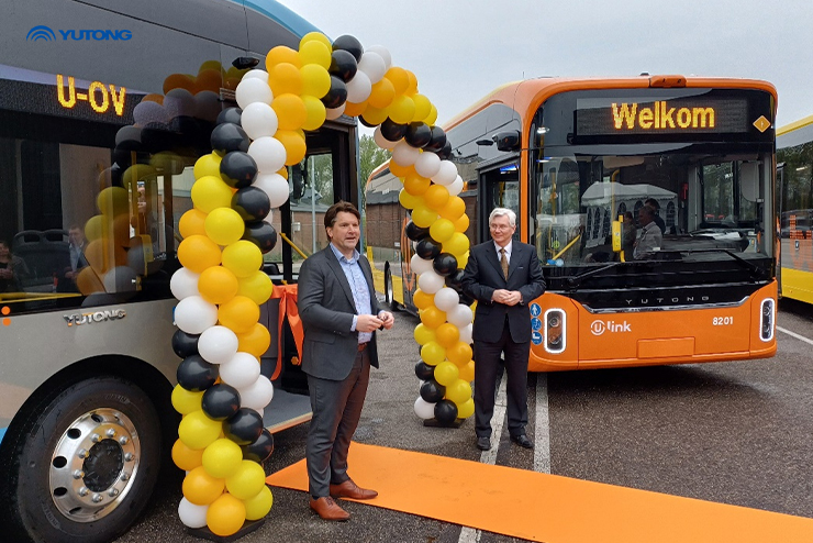 Dabord neuf , électrique Les bus U-OV inspectés