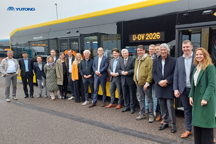 Dabord neuf , électrique Les bus U-OV inspectés