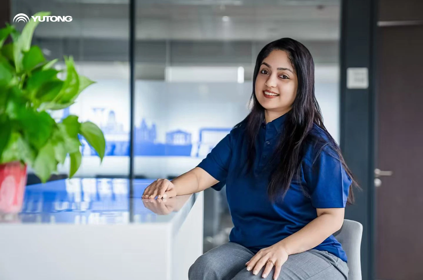 Réunis chez Yutong, connectant le monde, les employés à travers le monde évoluent ensemble avec Yutong Réunis chez Yutong, connectant le monde, les employés à travers le monde évoluent ensemble avec Yutong