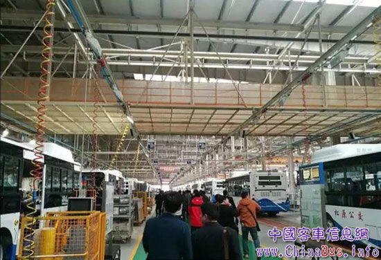 L’entreprise Yutong a organisé une conférence d’introduction des produits d’ entière série des autobus de nouvelles énergies
