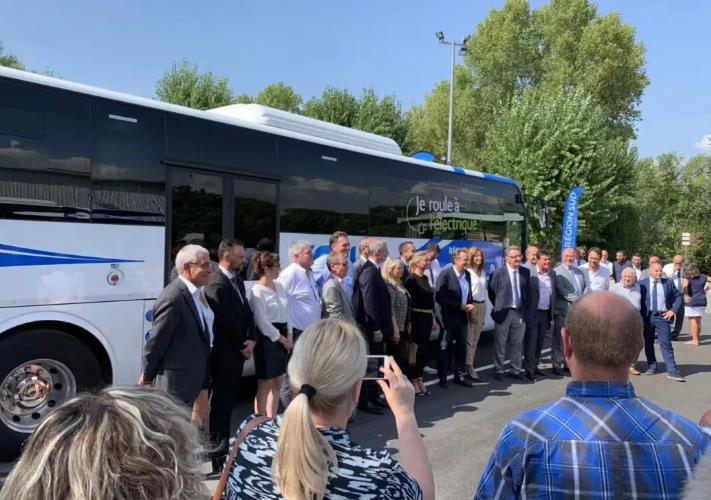 Lancement de la première ligne interurbaine des autocars 100 % électriques en Europe. L’autocar purement électrique de Yutong entre en Provence, France
