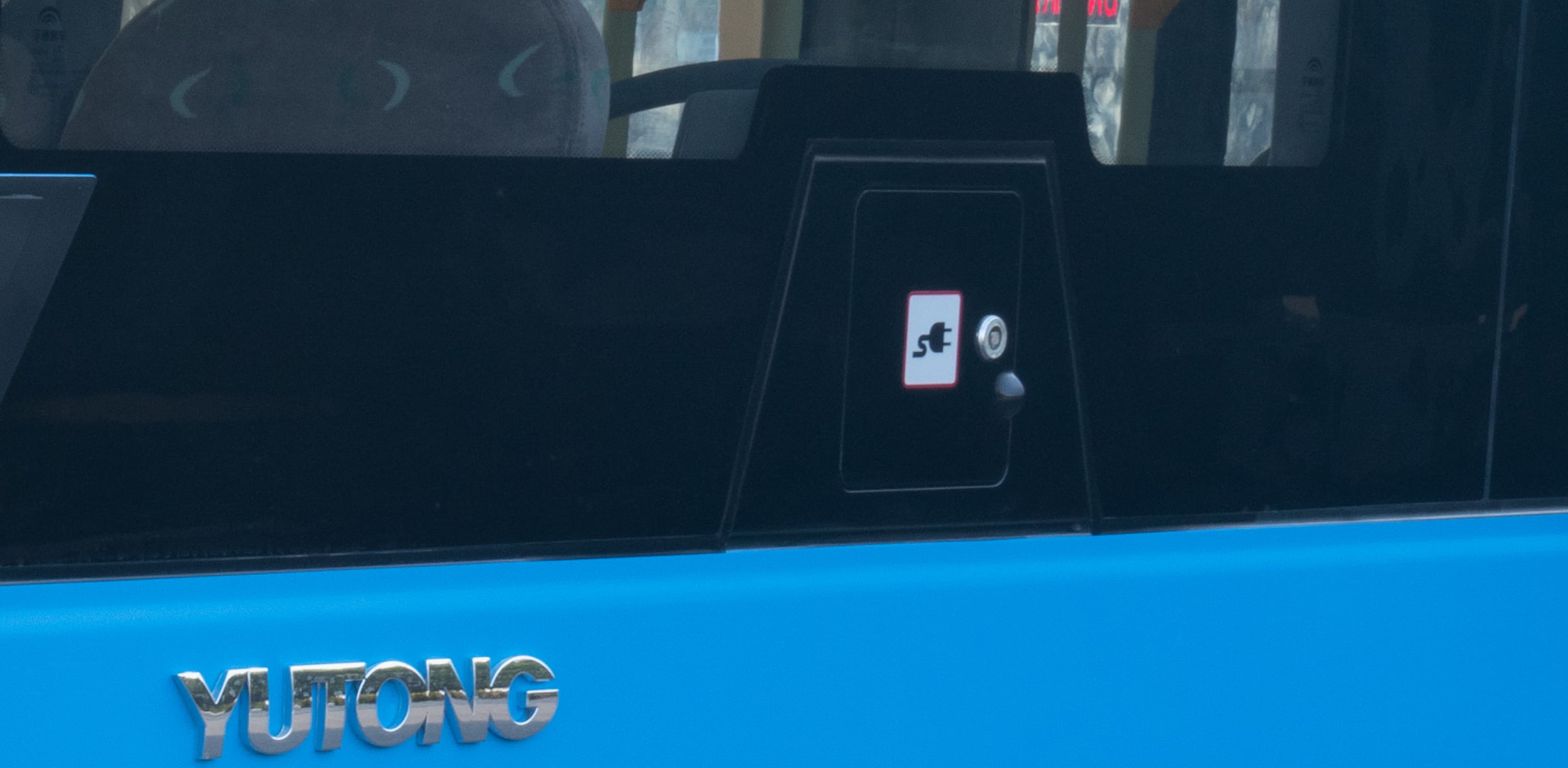 E15