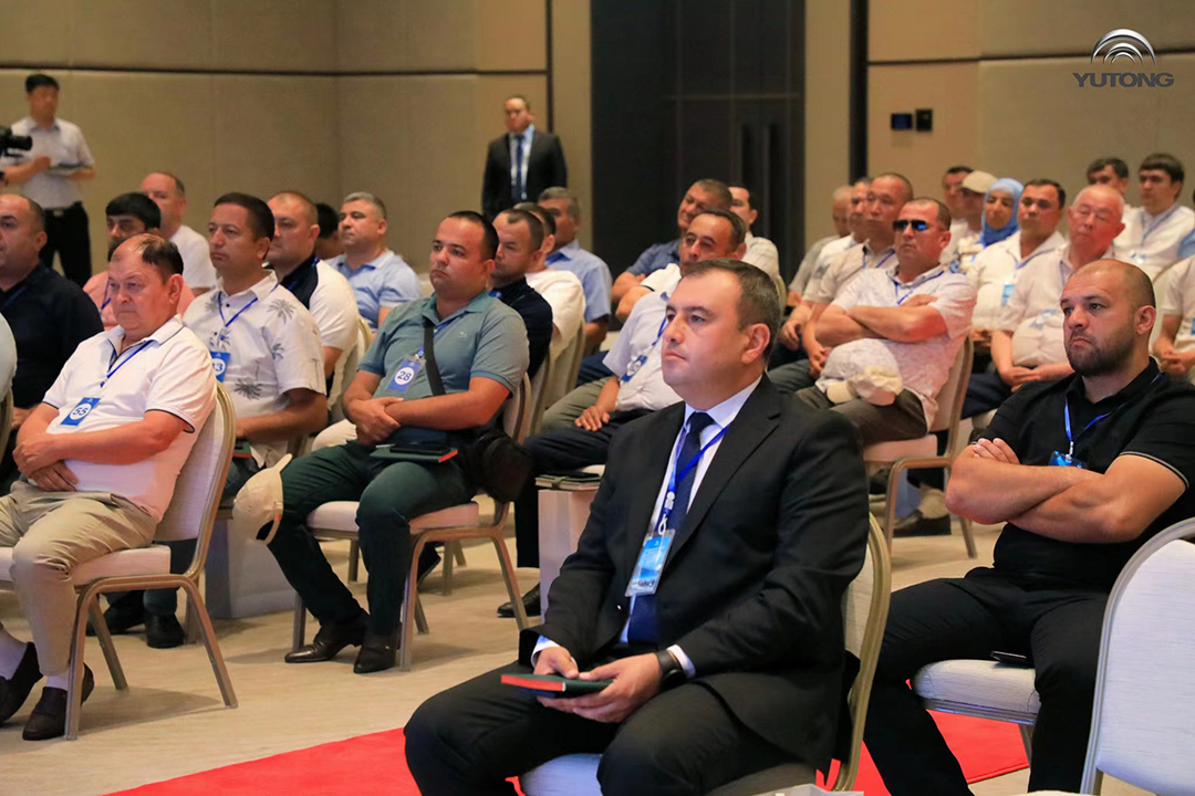 Lancement du nouveau véhicule de Yutong en Ouzbékistan