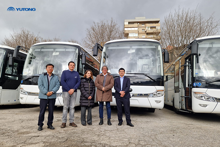 Autocars électriques Yutong livrés en Italie