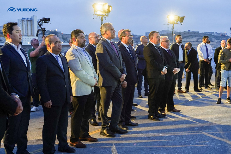 Cérémonie de livraison de l’autocar électrique Yutong ICE12 à Malte