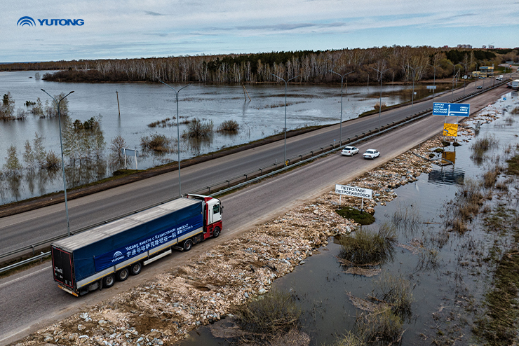 Yutong mène activement une opération daide aux inondations au Kazakhstan