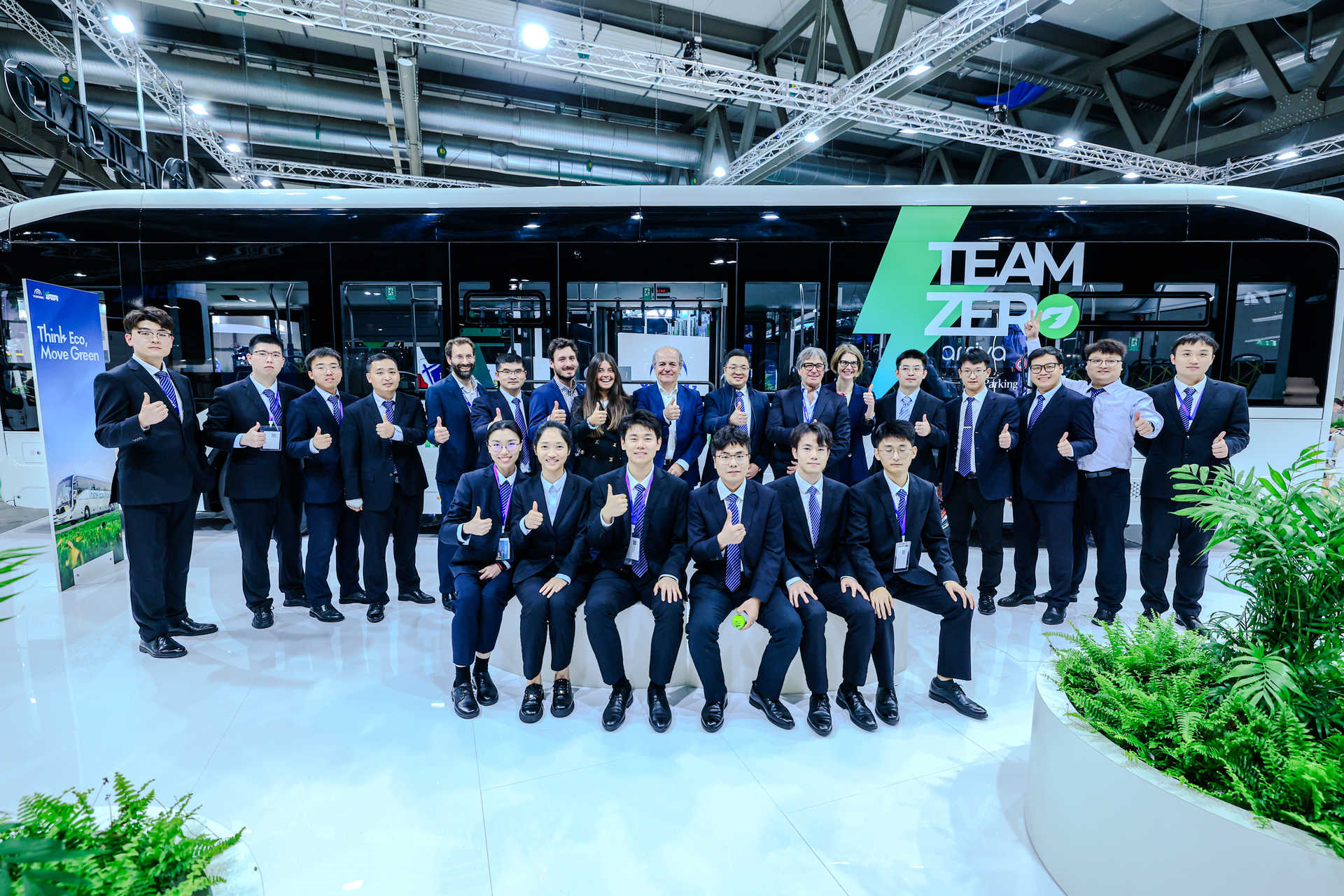 Sécurité et fiabilité, Yutong fait ses débuts au salon des transports de Milan NME, à la tête des beaux voyages du monde !