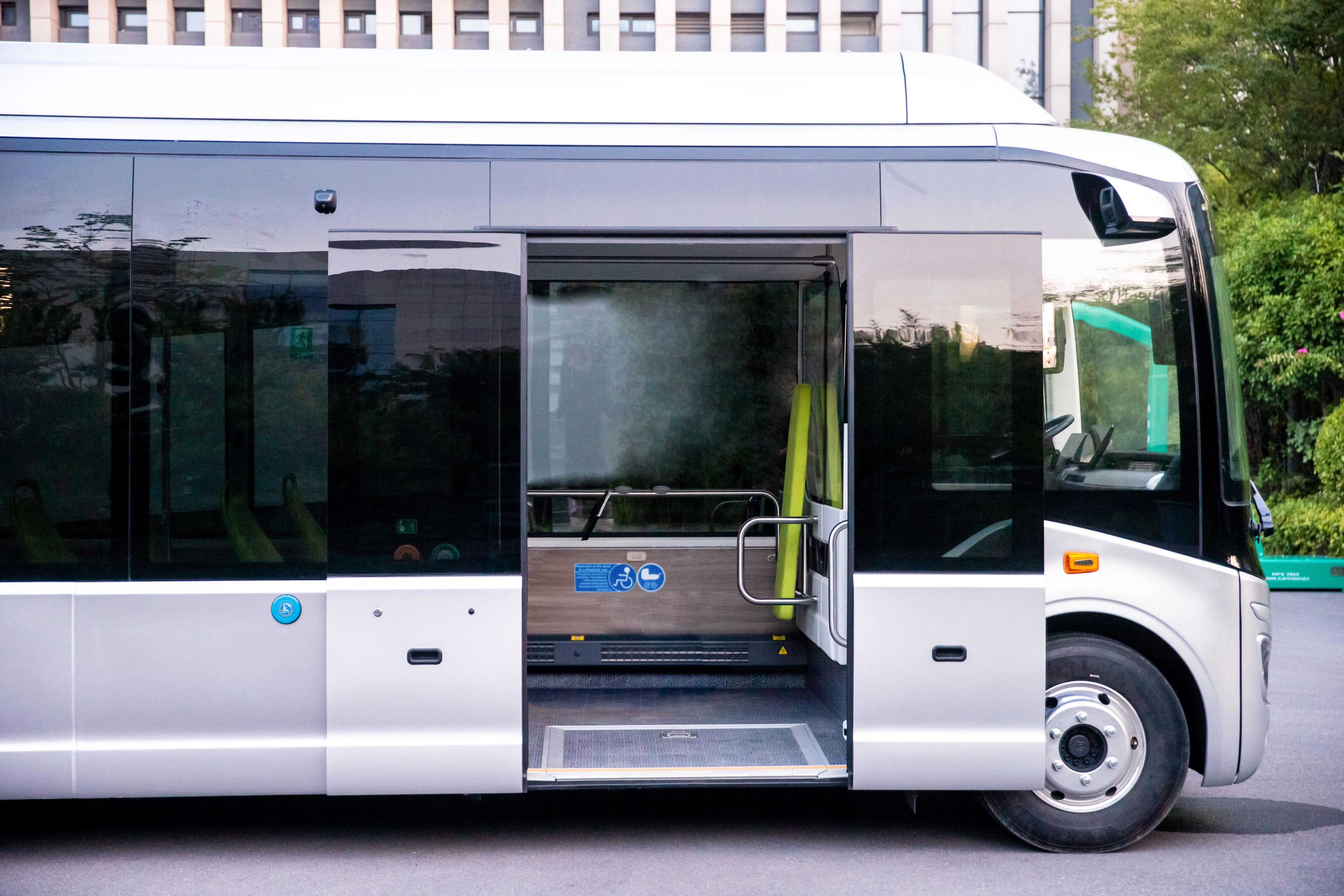 Voyagez librement à travers la ville avec YUTONG E7S
