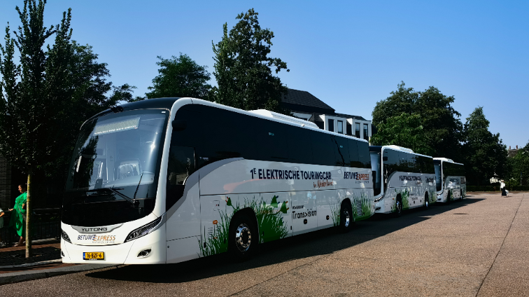 Les Premiers Autocars 100% Électriques Yutong T12E Livrés aux Pays-Bas 