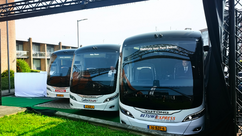 Les Premiers Autocars 100% Électriques Yutong T12E Livrés aux Pays-Bas 